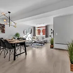Arctic Homes - The Aurora Retreat